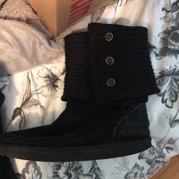 Knit uggs - Picture 3 of 5